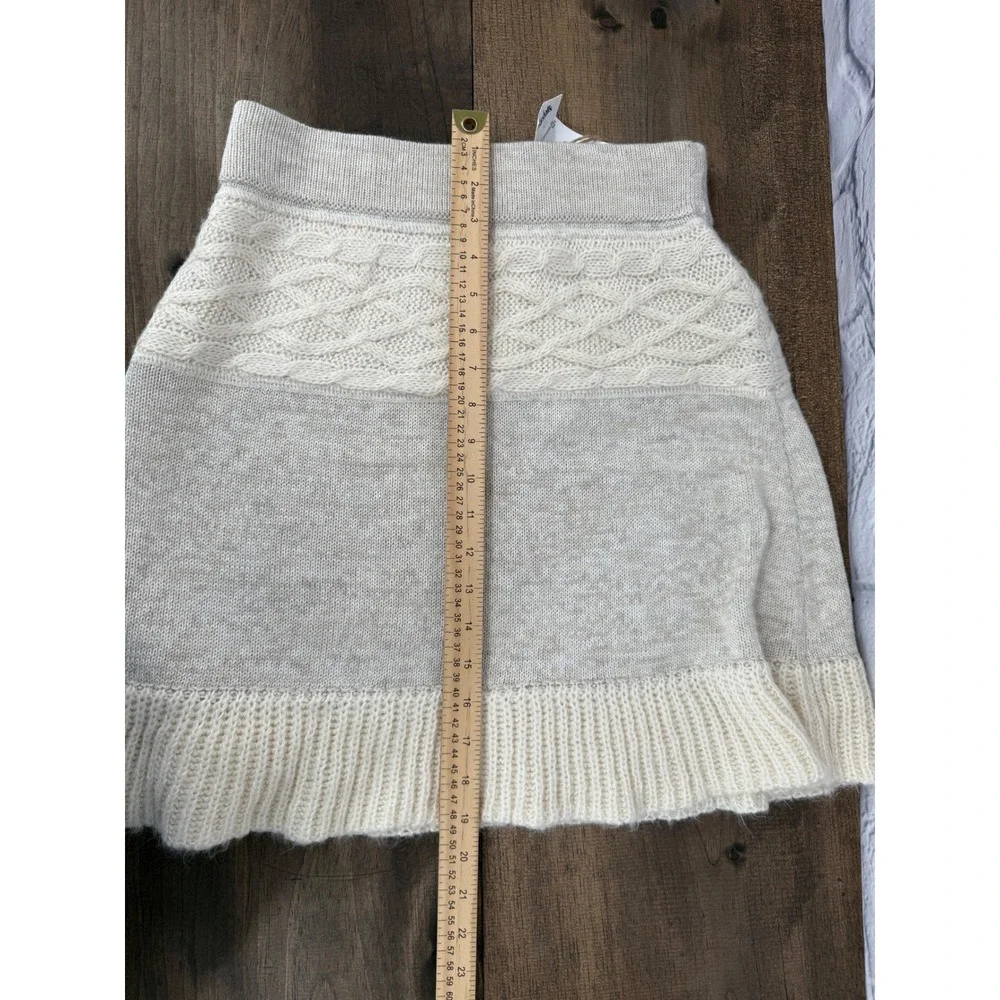 Akini‎ Knit Sweater Skirt Womens Small Cream Oatmeal Wool Blend Ruffle Hem Boho
